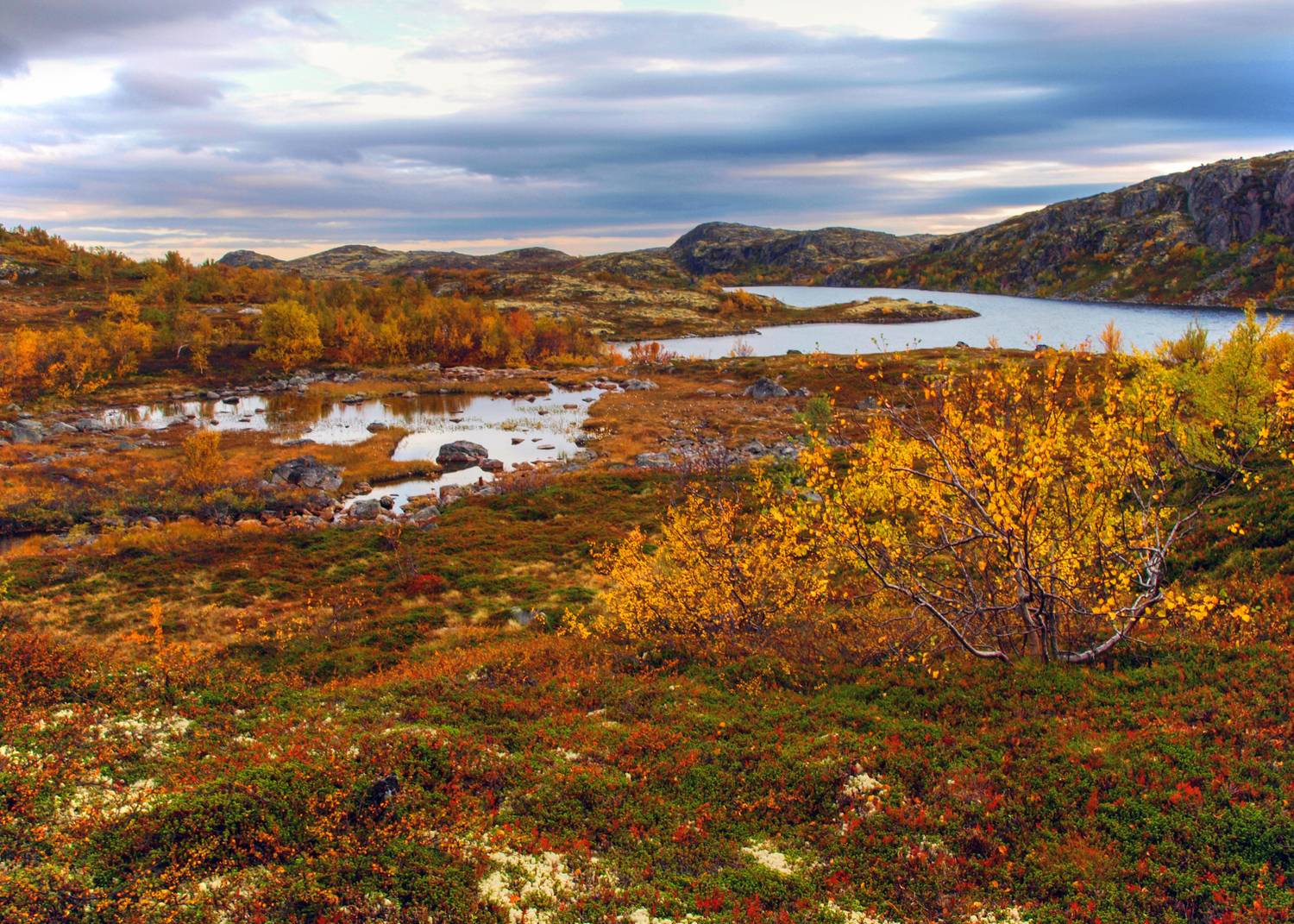 горы, озеро, пейзаж, облака, отражение, утро, осень, Мурзинов Виктор