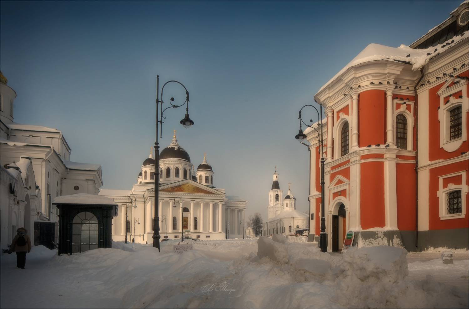 церковь магистрат человек фонарь, Вера Петри