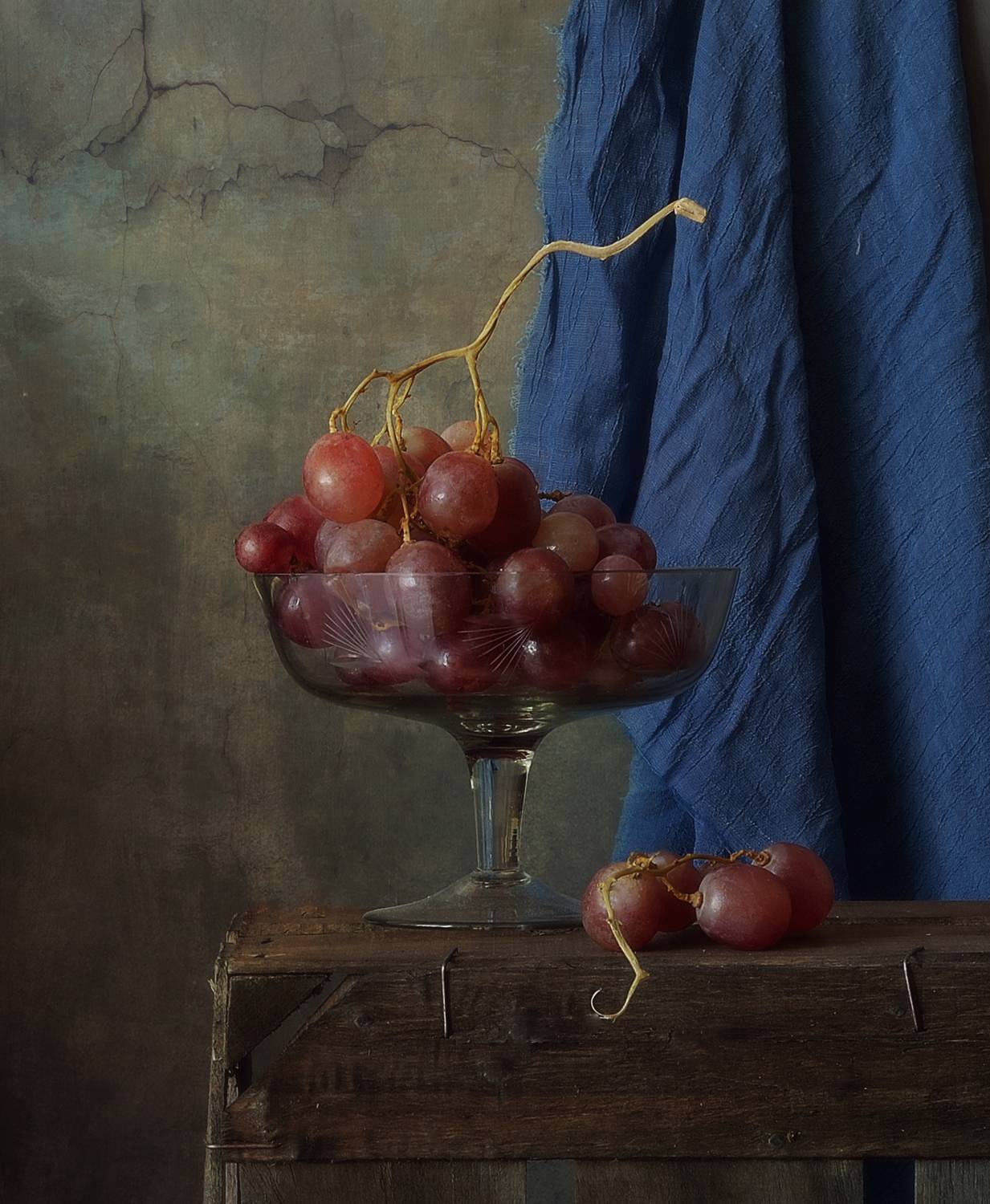 натюрморт,виноград,вазочка,ягоды,стекло, Наталия К