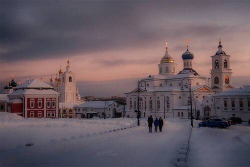 Вечер на площади