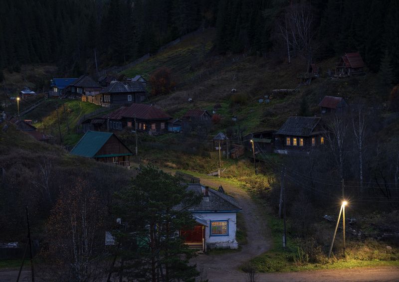 Кривая улочка фото превью