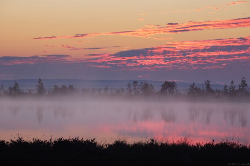пейзаж, рассвет, озеро, туман, облака Далекий рассвет за Тиманским кряжем фото превью