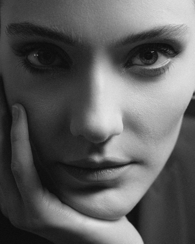 girl portrait model bw  zuzanna фото превью