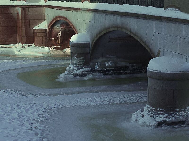 -Снежные граффити Аничкова моста фото превью