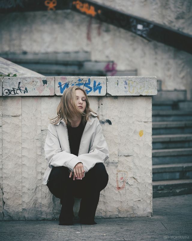 Девушка, город, портрет Девушка фото превью