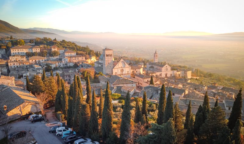Ассизи на закате, Италия фото превью