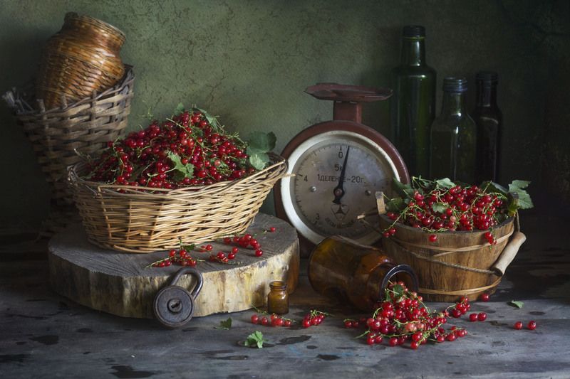 смородина, весы, натюрморт, еда, корзина Да со смородинкой фото превью