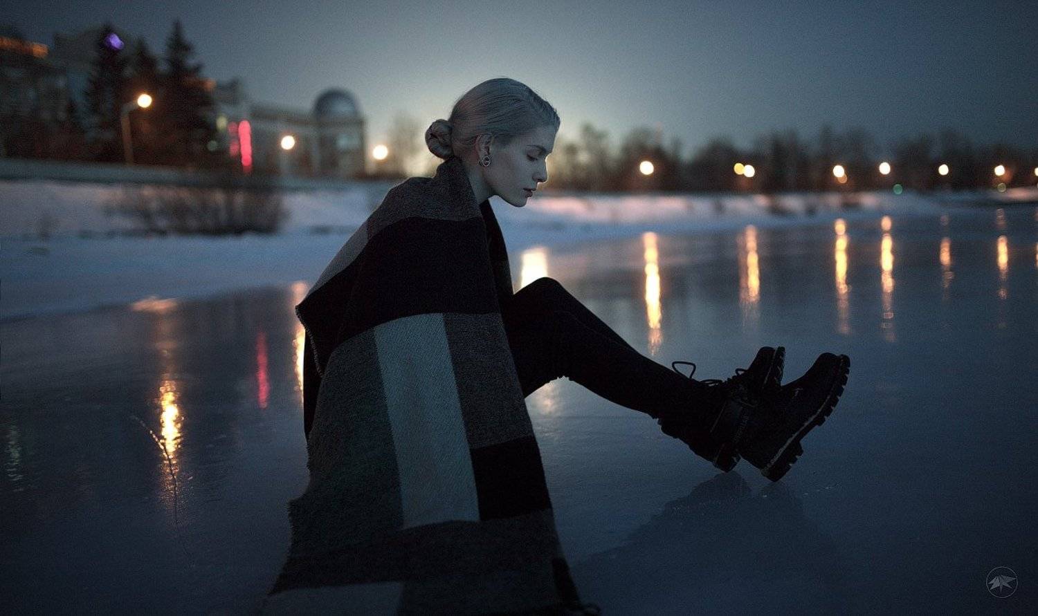 девушка, лед, зима, ночь, город, огни, отражение, блондинка, холод, sigma, 35, art, Роман Золотой