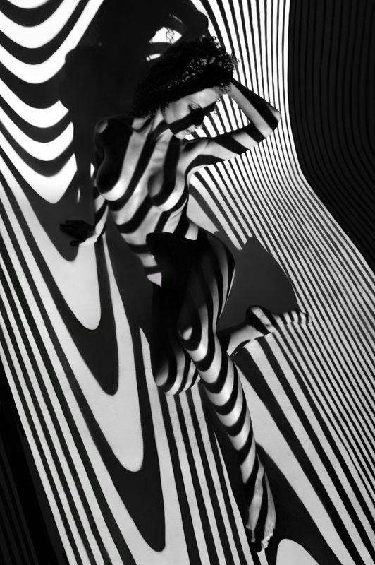 ню,девушка,полоски,чб,светотень,nude, girl, stripes, bw  фото превью