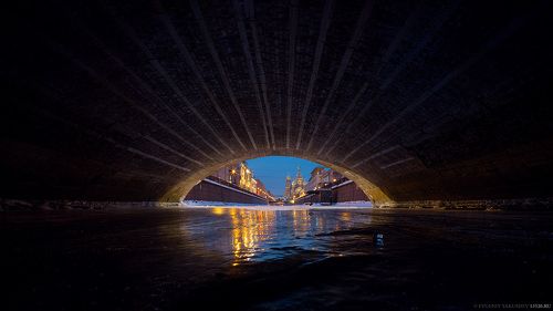 Городской пейзаж, природа и романтика.