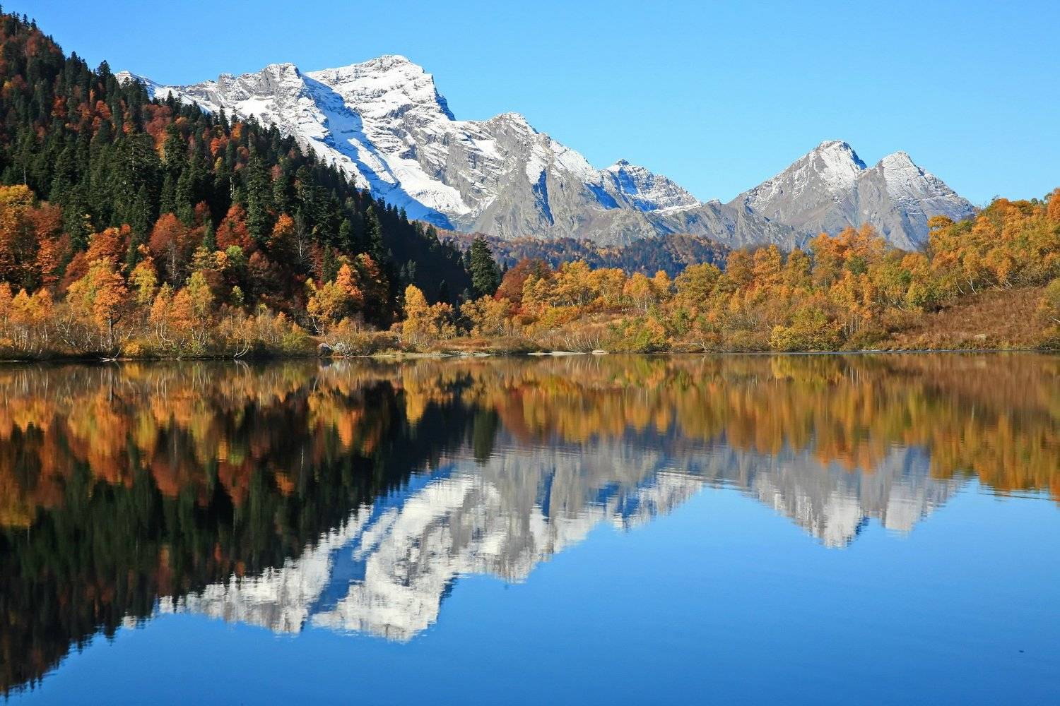 горы, осень, озеро, Евгений Никишин