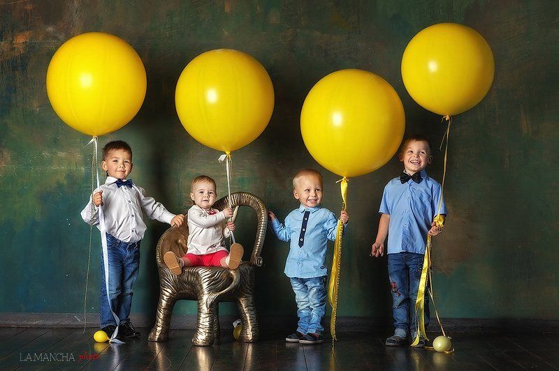 Дети, Дети с шарами, Желтый, Малыши, Синий, Шарики День Рождения фото превью