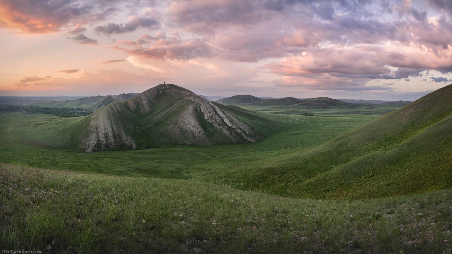 долгие горы, оренбуржье, степь, природа оренбургской области, южный урал, зеленые холмы, степной пейзаж, Арсений Кашкаров