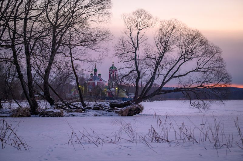 переславль залесский, ярославская область, россия, храм, церковь, православие, зима, деревья, пастораль, вечер Вечер на Плещеевом озере фото превью