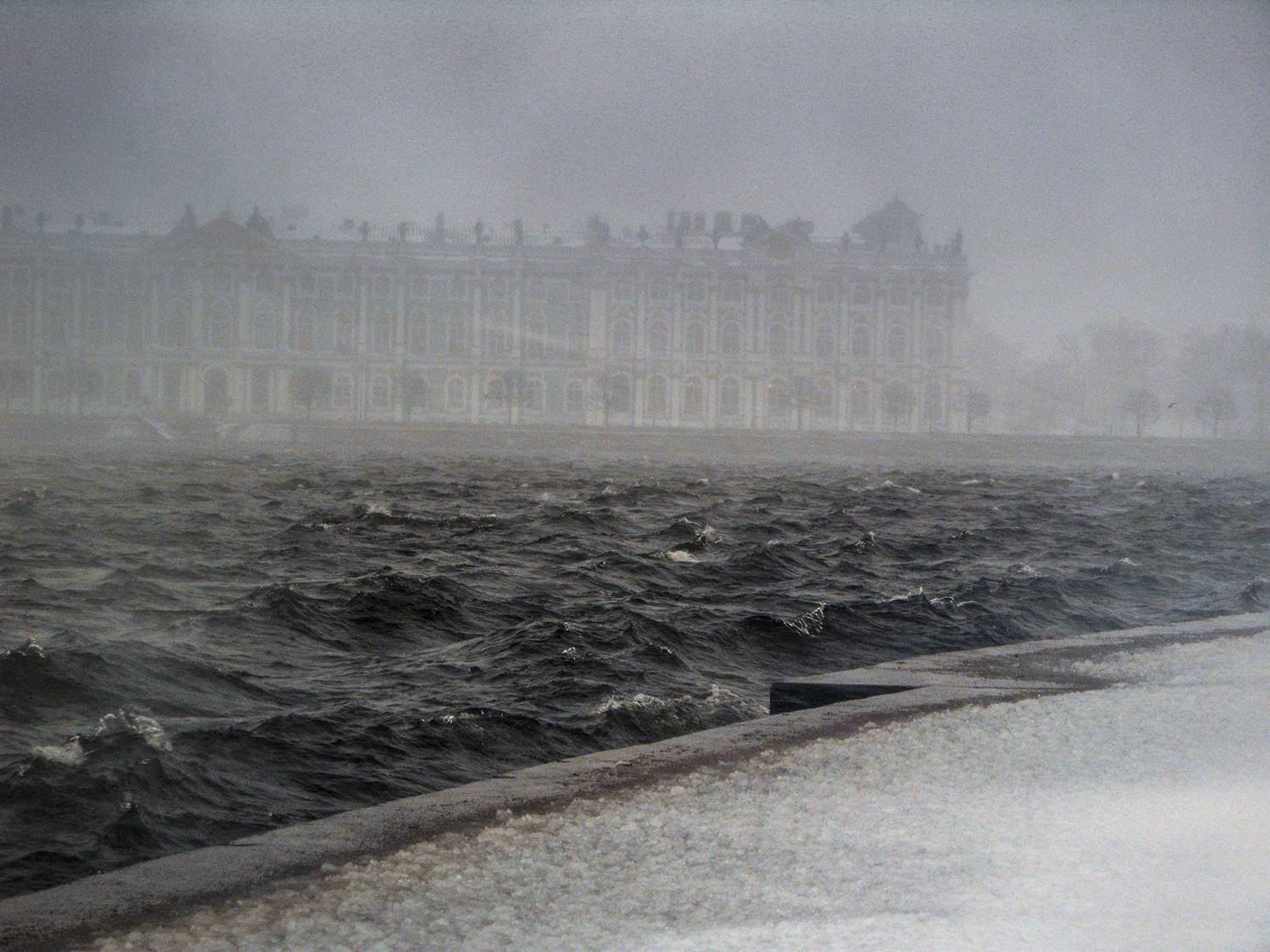 ,  александр михайлов