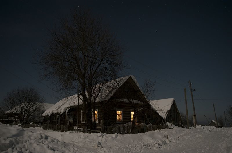 Село Бисерово лунным вечером фото превью