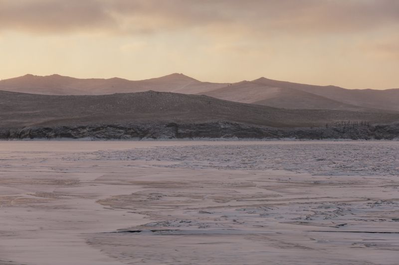 байкал, снег Рассвет на Байкале фото превью