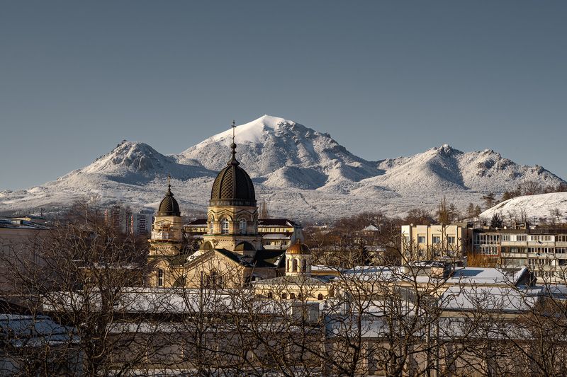 кавказ, кмв, кавказские минеральные воды, горы, зима, бештау, пятигорск, зимний город, храм, architecture, архитектура Собор на фоне Бештау фото превью