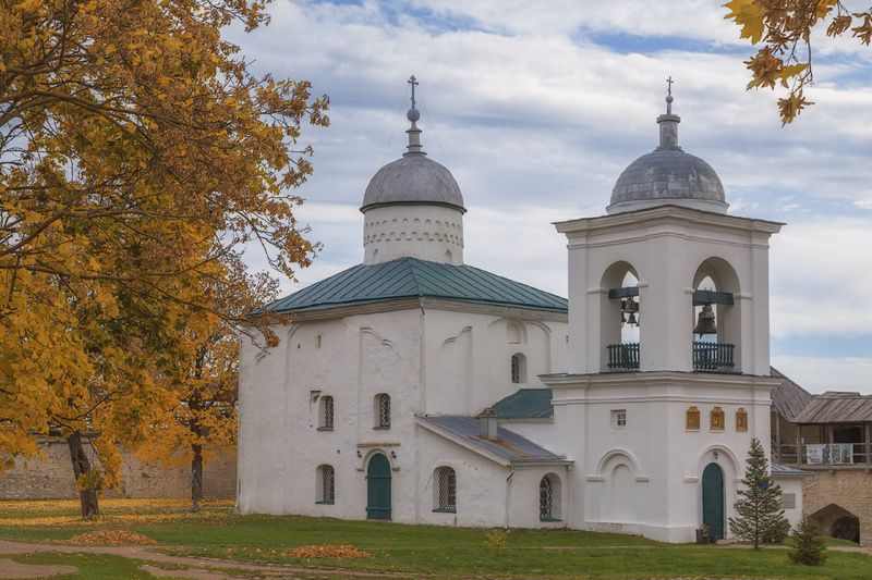 природа, небо, осень Осень в Изборске... фото превью