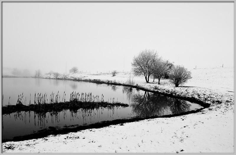 На углу фото превью