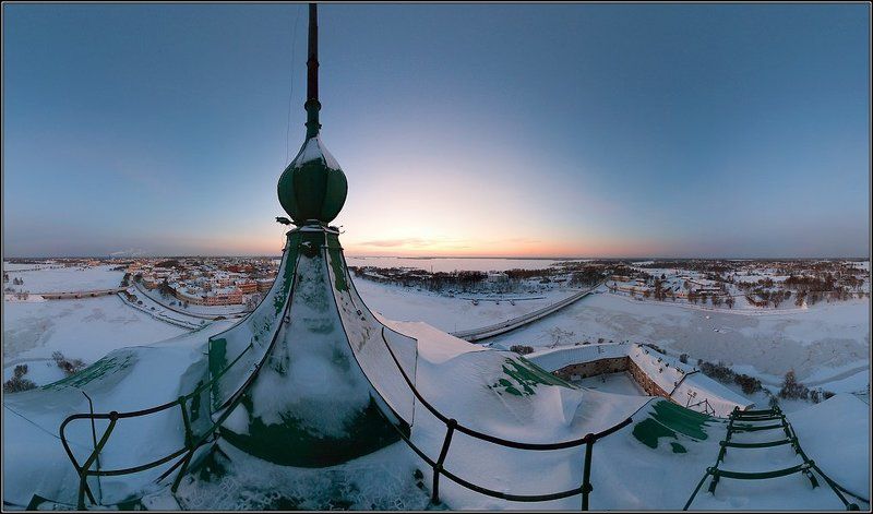 выборг, замок, закат Выборгский замок. Шпиль. Северная сторона. фото превью