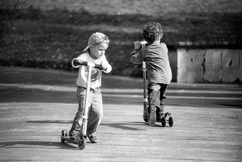 В разные стороны одинаковым методом фото превью