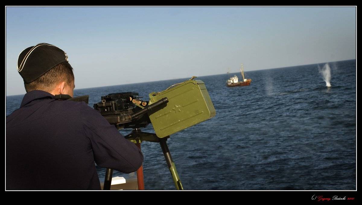 казахстан, каспийское море, браконьерское судно, предупредительная стрельба, Григорий Беденко