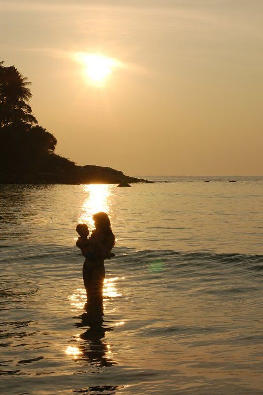 thai, пляж, море, солнце, силуэт, мама, ребенок *** фото превью
