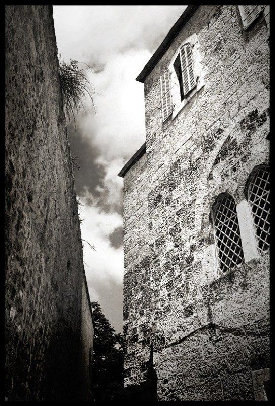 Улочка в Армянском квартале фото превью