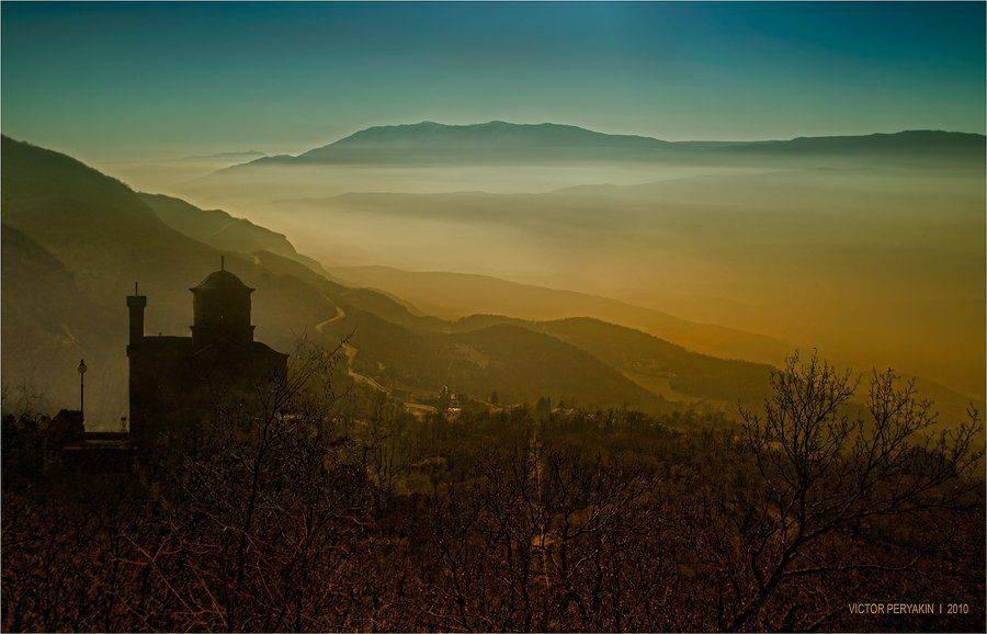 черногория, монастырь, острог, дали, туманы, Виктор Перякин