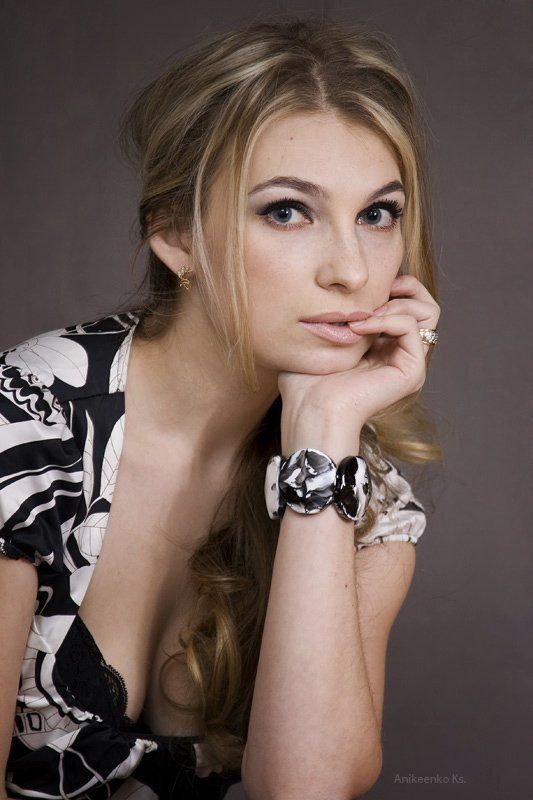 [The lady ] фото превью