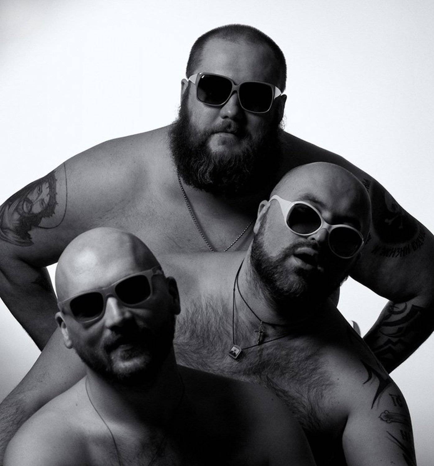 крупные, парни, лысые, очки, бороды,  татуировки, Toska