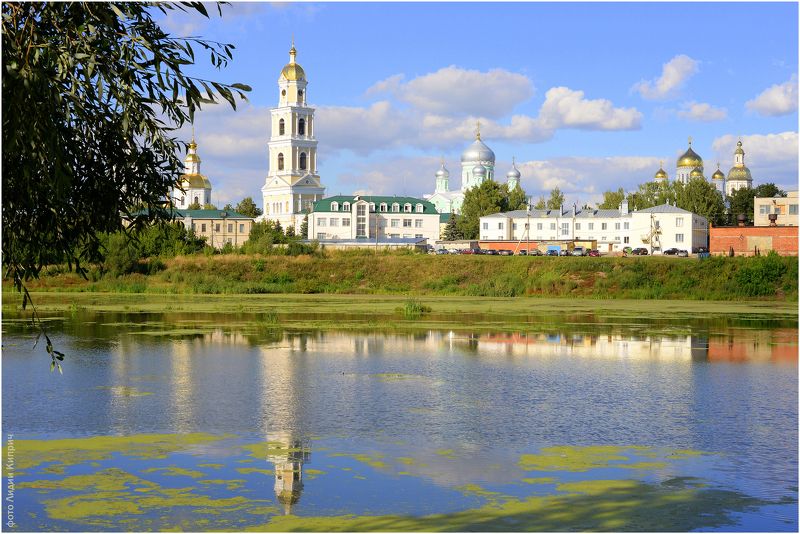 архитектура, дивеево, лето, небо, отражения, пейзаж, православие, река, россия, свято-троицкий дивеевский монаст  фото превью