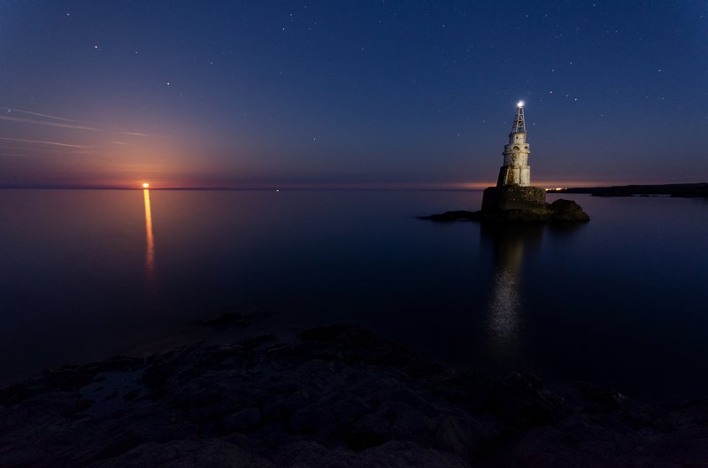 Ahtopol, Bulgaria, Colorful, Colors, Fineart, Full moon, Landscape, Lighthouse, Moon, Moonrise, Night, Night sky, Nightscape, Rocks, Sea, Seascape, Sky, Stars Moonrise at the lighthouse фото превью