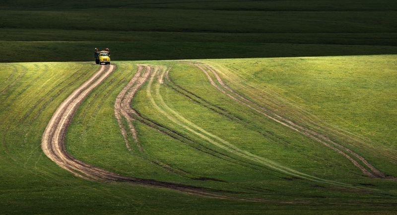Yellow truck фото превью