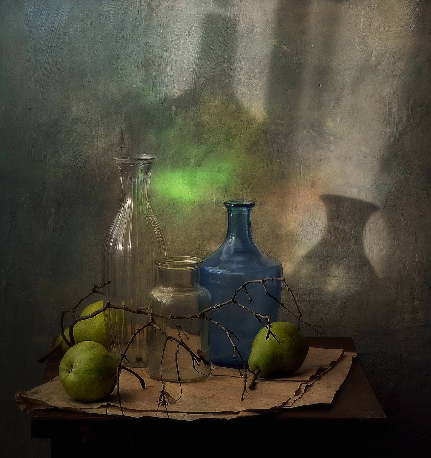 натюрморт,стекло,бутылки,тень,груши, Наталия К