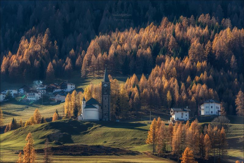 доломитовые альпы,италия,village,осень,mountain,деревня,церквушка,monte pelmo,santa lucia,тени,alps,лиственница,dolomites,свет,selva cadore,church Orange Hills фото превью