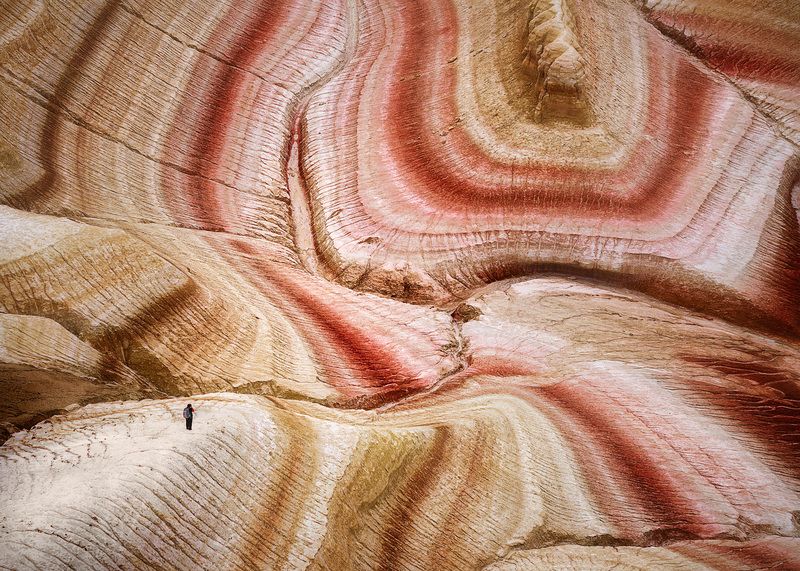 Затерянный в текстурах фото превью