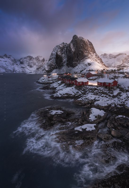 lofoten, longexpo, rocks, sea, seascape, houses, mountains, waves, norway, reine, hamnoy Morning at the Hobbit\'s land фото превью
