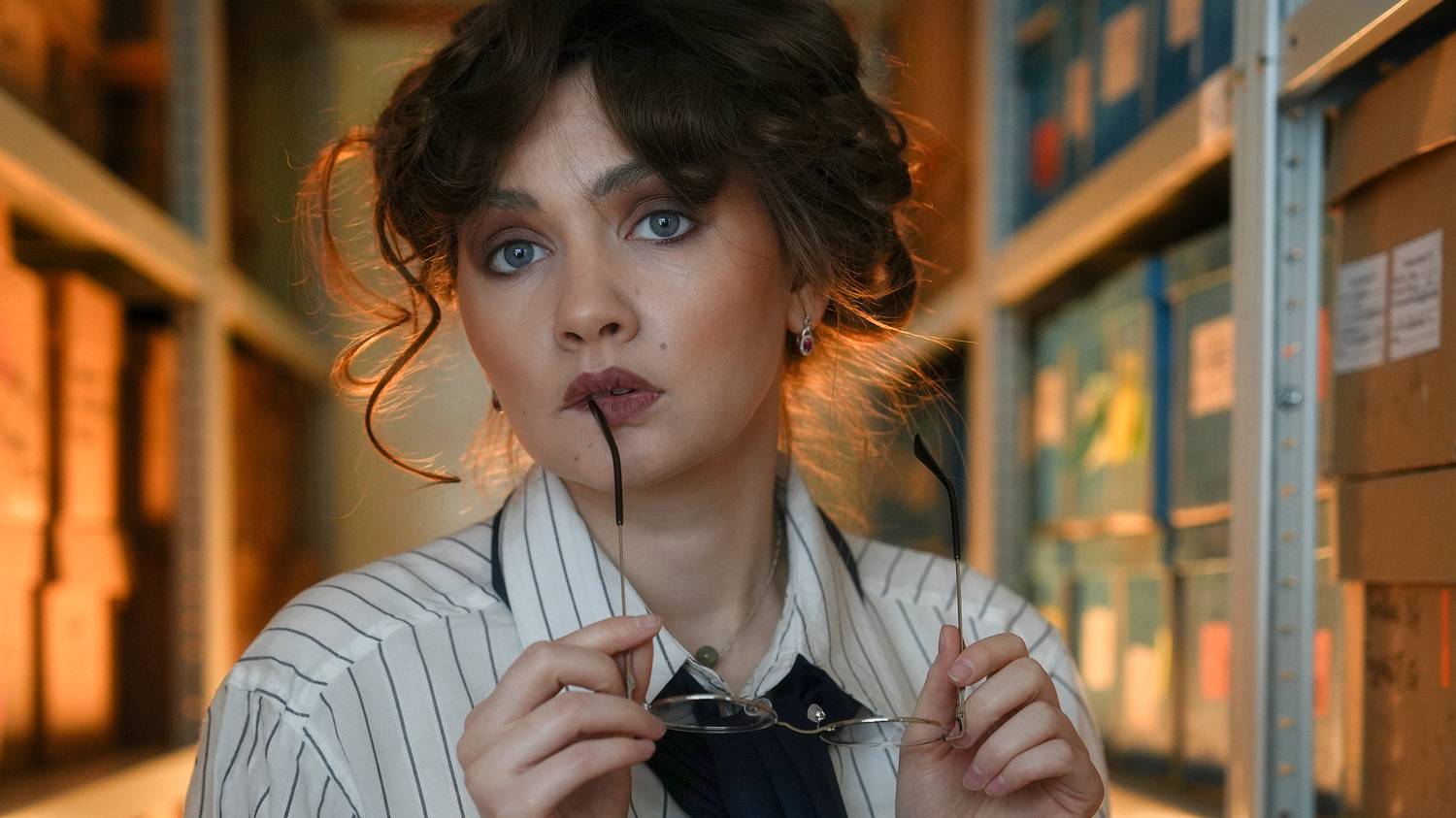 девушка, портрет, очки, библиотекарь, антрополог, Екатерина Лобанова