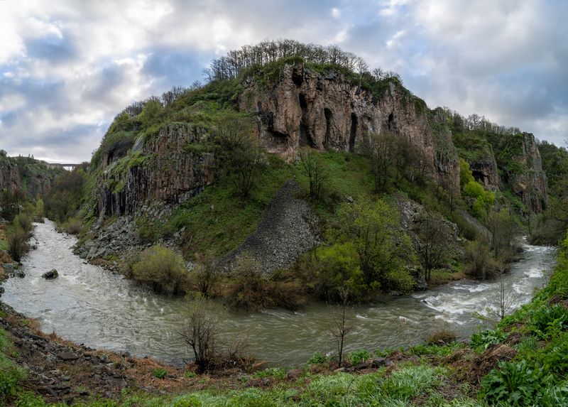 Армения, Джермук, ущелье реки Арпа Течёт река Арпа фото превью