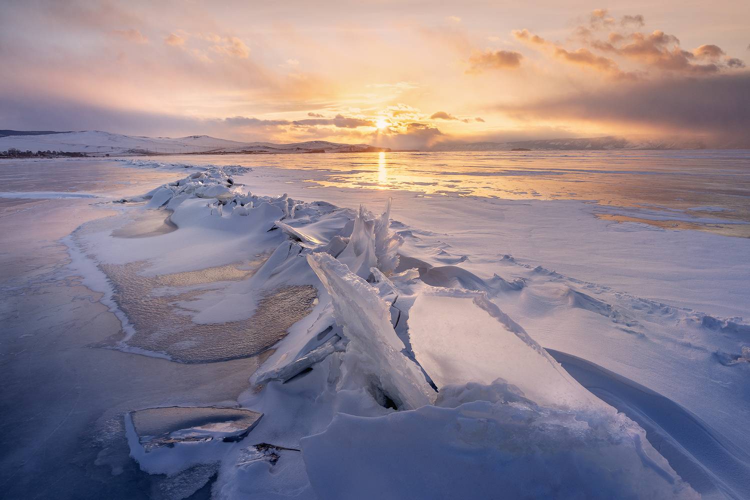 байкал, зима, лед, иркутская область, Дмитрий Купрацевич