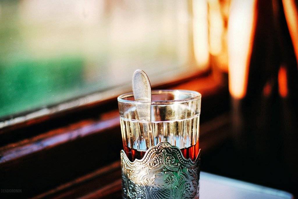 подстаканник, поезд, купе, рассвет, утро, домашнее, душевно, тверская область, Денис Доронин