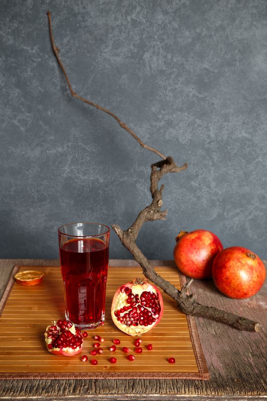 pomegranate, juice, ripe, red, fruit, glass, food, healthy, sweet, organic, juicy, seed, background, wooden, nature,  tropical, fresh, ingredient, vegetarian, raw, closeup, table, nobody, view, drink, freshness, vitamin, pomegranate tree Гранатовый сок фото превью