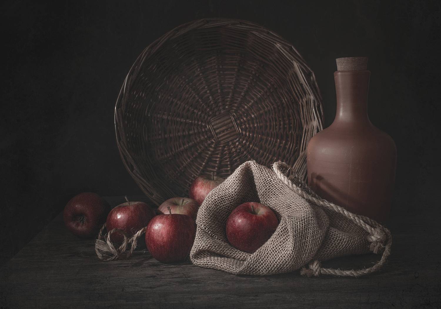 Still life,apples,light,shadow,colors, Maria Margareth Perfoncio