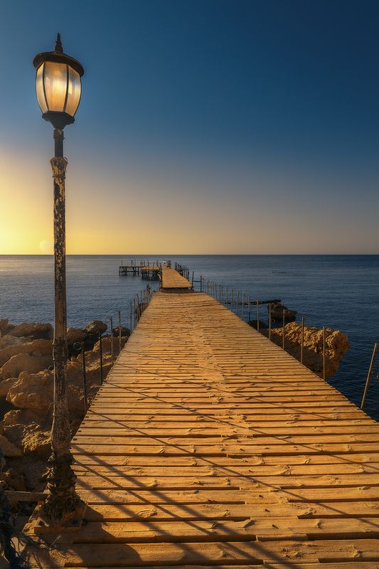 море, небо, утро, фонарь Туда, где встречаются небо и море... фото превью