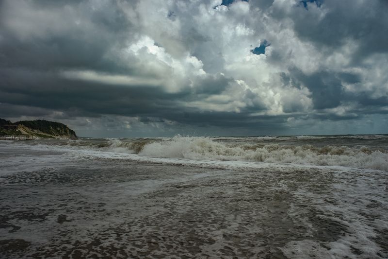 Бушующее Чёрное море фото превью