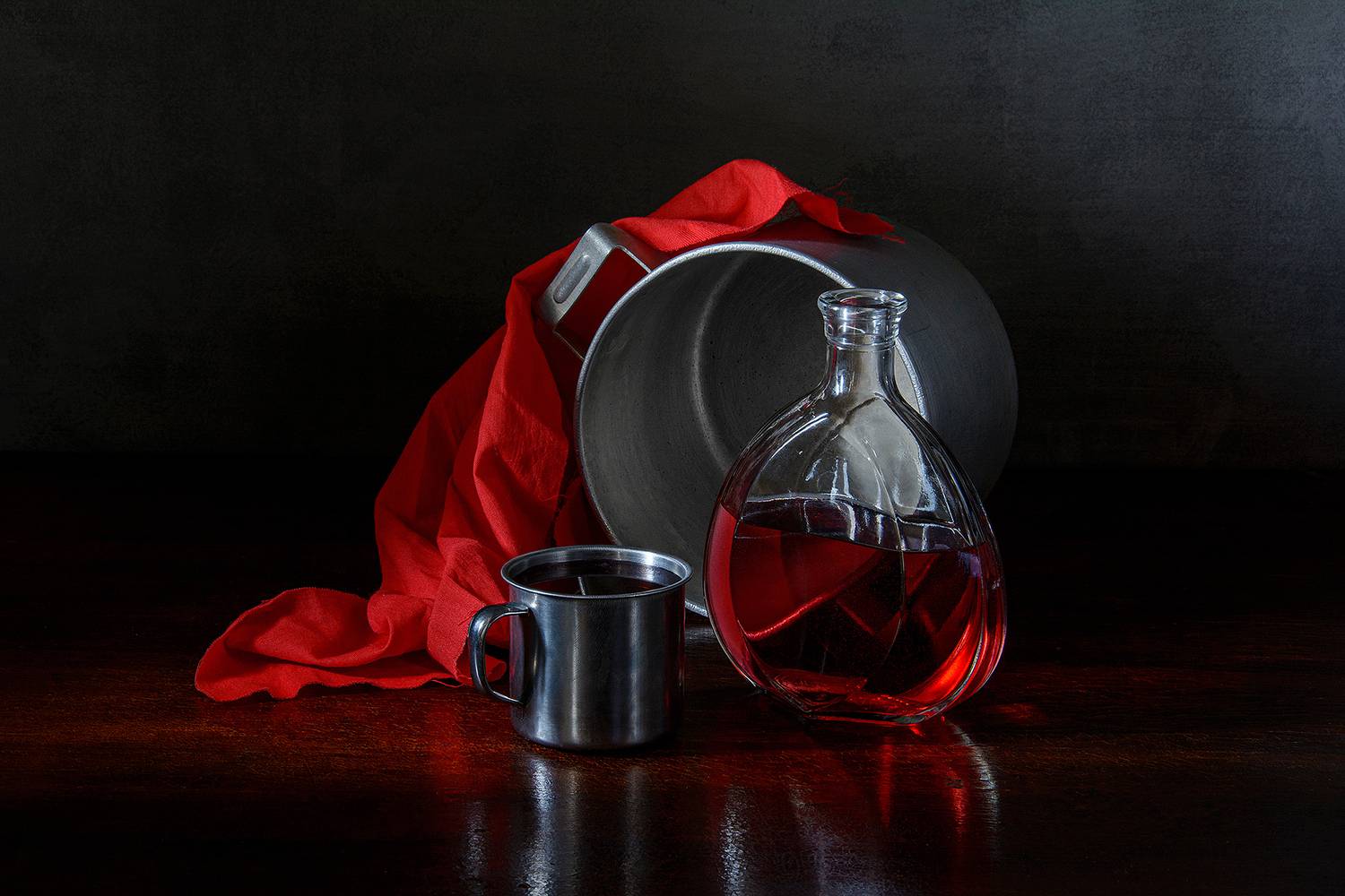 кастрюля, кружка, металл, бутылка, тряпка, красный, Алексей Бычков