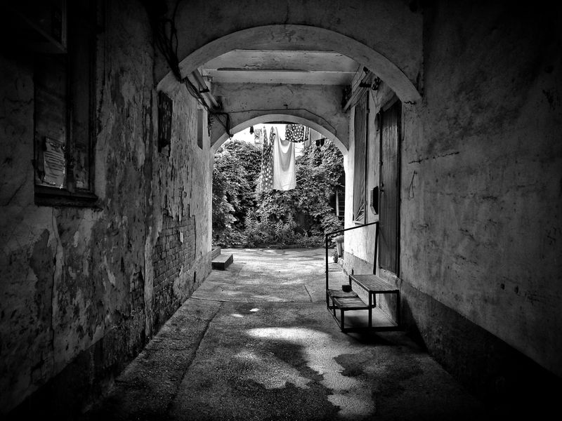 арка, проход, свет, улица Свет не для всех фото превью