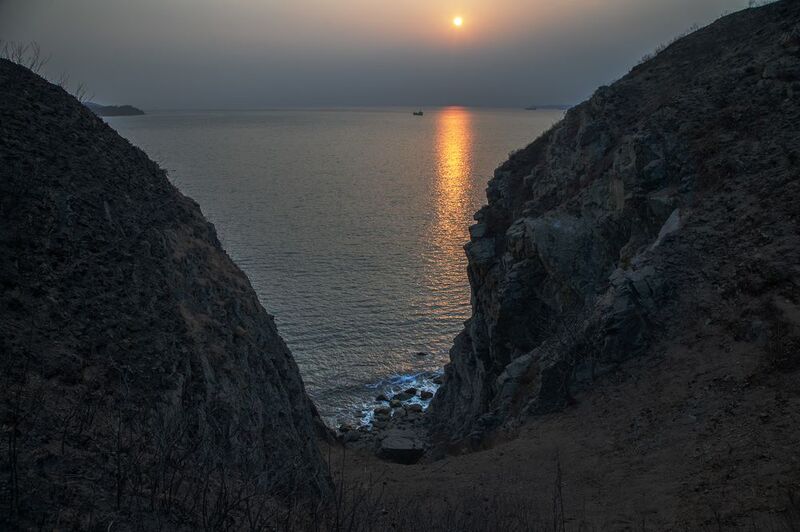 И по-прежнему лучами серебрит простор луна... фото превью